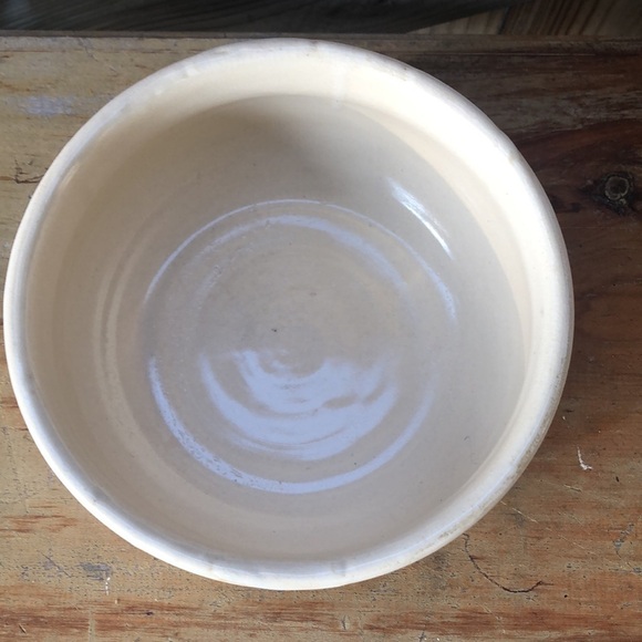 Vintage Casey Pottery Handmade Shallow Bowl with Blackberry Blossom Motif 7 1/2” - Picture 6 of 8